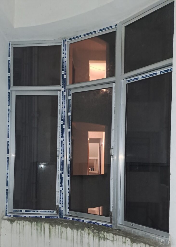 aluminium openable window-price 320 per sqft